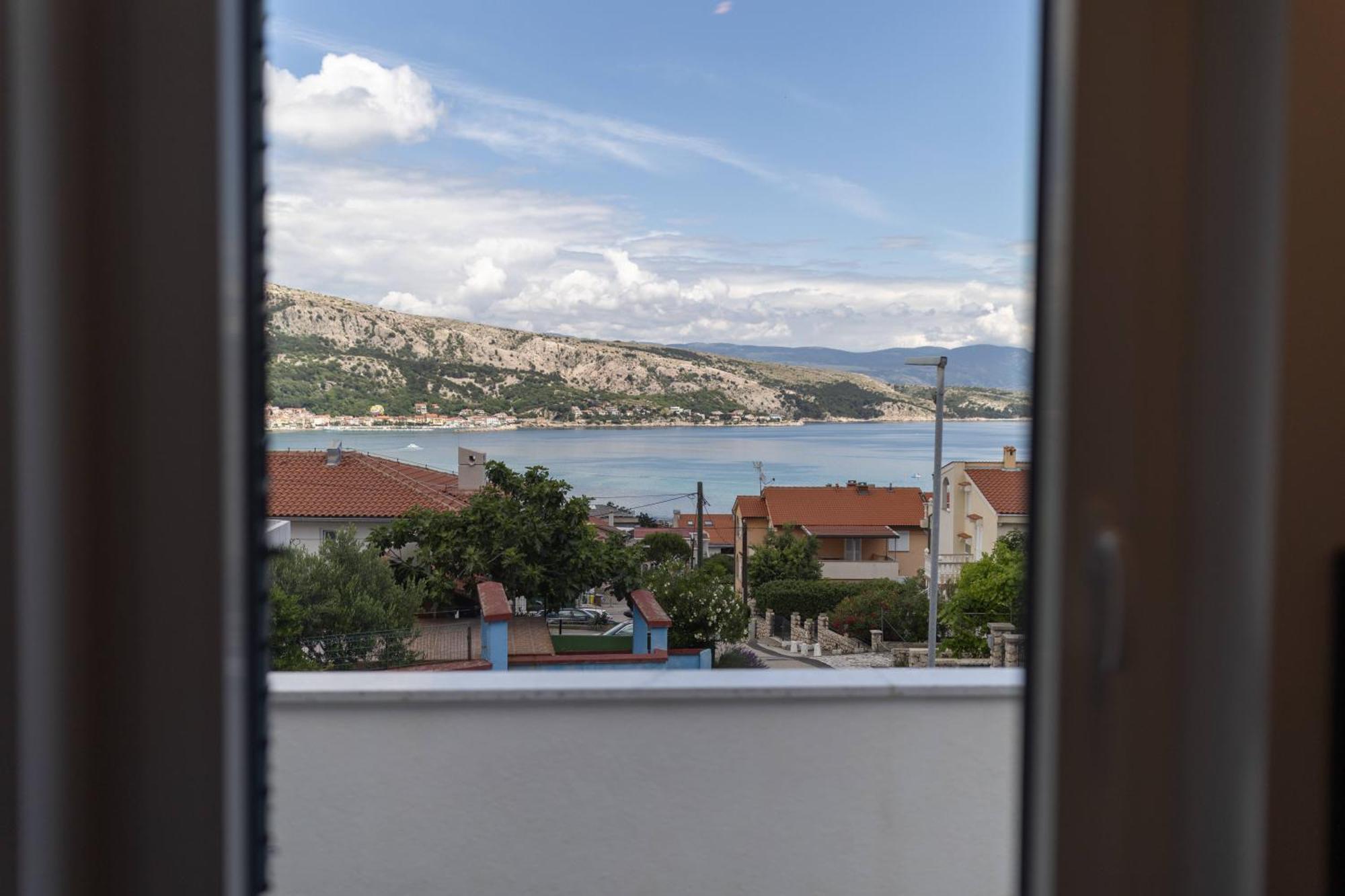 Villa Zlata - Holiday House Baska  Bagian luar foto