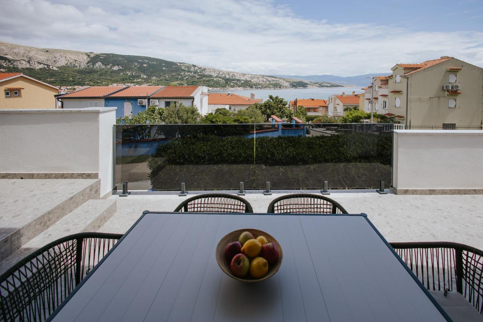 Villa Zlata - Holiday House Baska  Bagian luar foto