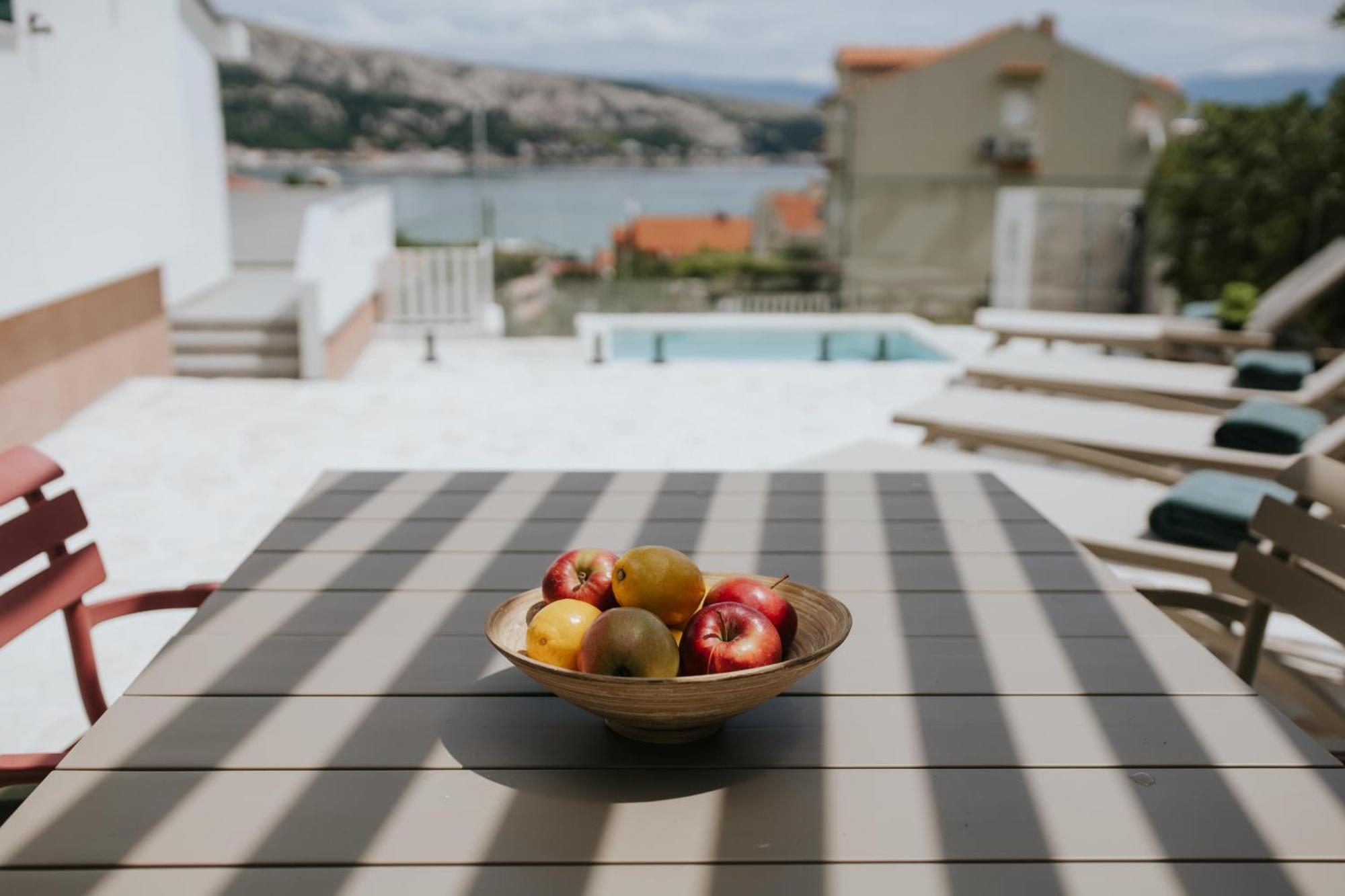Villa Zlata - Holiday House Baska  Bagian luar foto