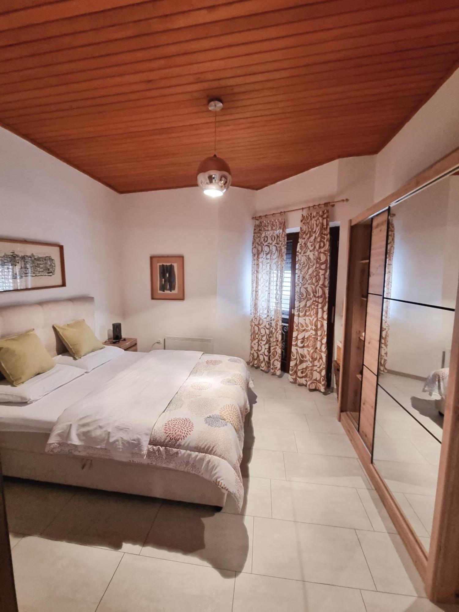 Villa Zlata - Holiday House Baska  Ruang foto